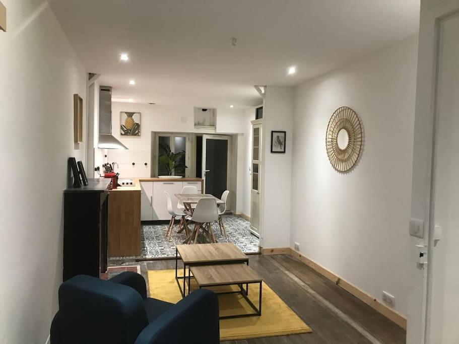 Appartement Cosy A Deux Pas De La Gare Laval  Exterior foto